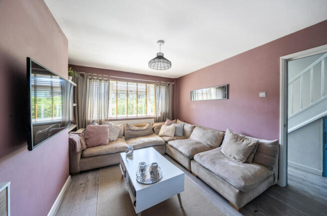 Brive Road, Dunstable, Bedfordshire photo 4