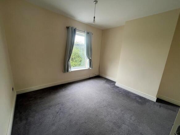 2 bed End of Terrace to rent Image 7
