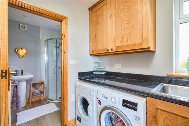 4 bed Semi-Detached for sale Image 6