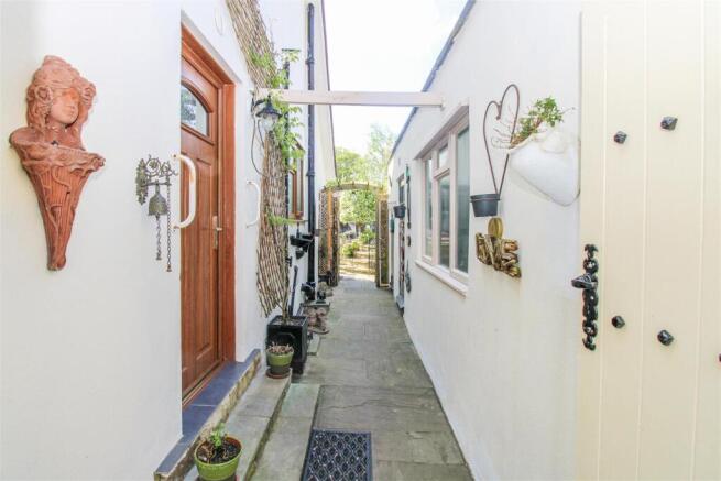 2 bed Detached Bungalow for sale Image 11