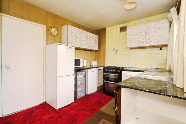 3 bed Semi-Detached for sale Image 8