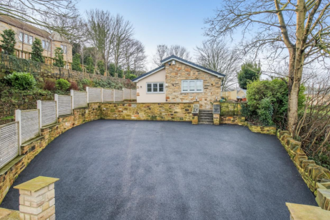 Barnsley Road, Newmillerdam, WF2 6QF