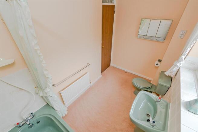 Rochester Way, Cannock WS12 3YH -19.jpg