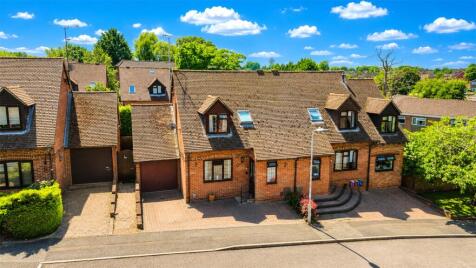 Ashton Close, Tilehurst, Reading, Berkshire, RG31