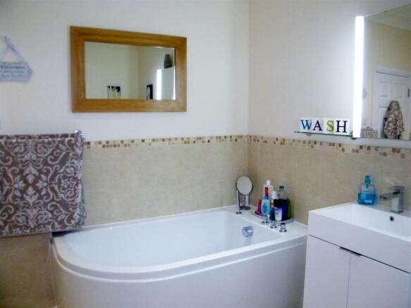 bathroom 2.JPG