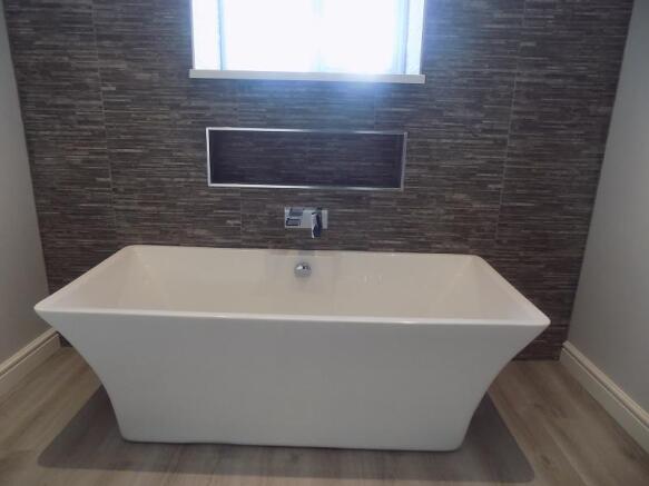 1st Floor Bathroom