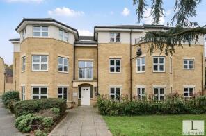 Flat 3, 42 De Winton Lodge, Heacham Avenue, Uxbridge UB10 8TR