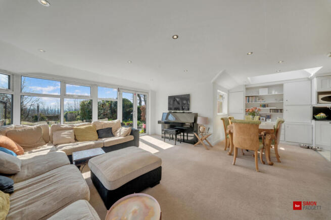 3 bed Semi-Detached for sale Image 9