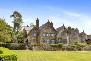 East Manor, Stonelands, Selsfield Road, East Grinstead RH19 4QY
