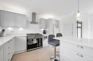 5, Devon Road, Hersham, Walton-on-thames KT12 5RB