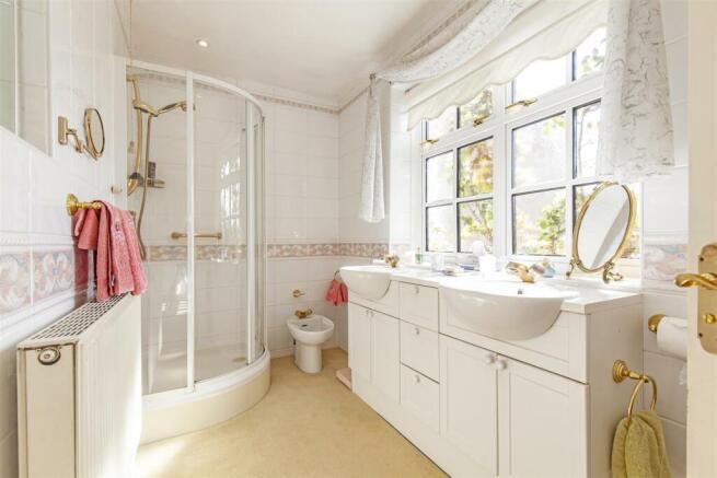 Bedroom 1 En Suite-1.jpg
