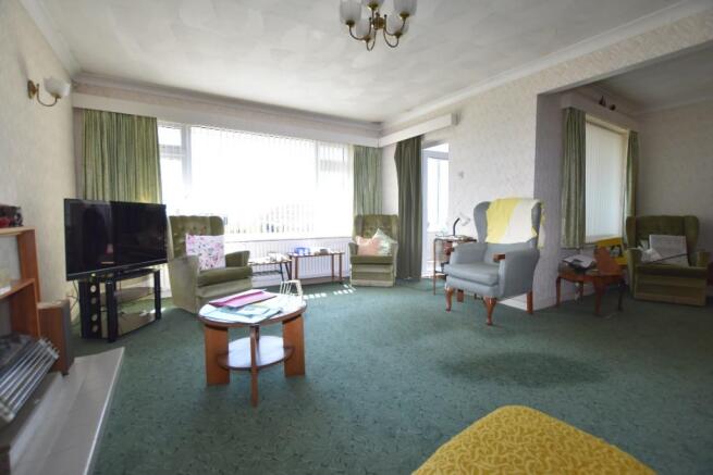 Lounge/Dining room