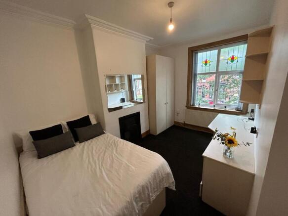 8 bed Semi-Detached for sale Image 6