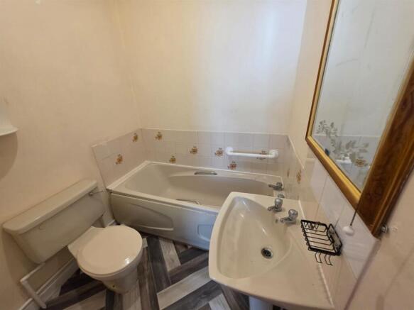 1 bed Flat to rent Image 4