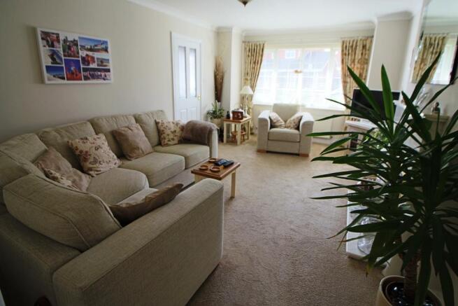 lounge 2.JPG