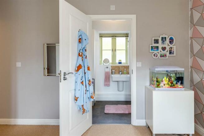 46 Forstall Way (38).jpg