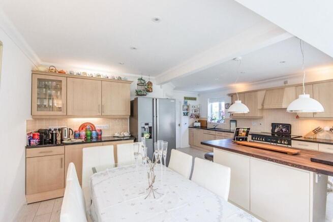WOW Kitchen / Dining / Snug Area