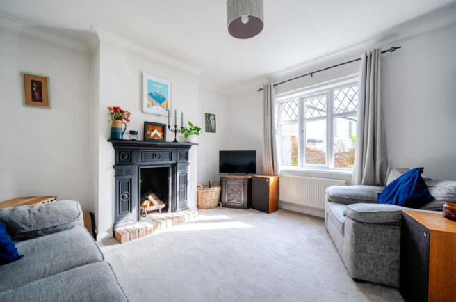 1439997-18-69d776...