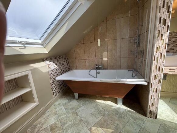 2nd Floor Bathroom