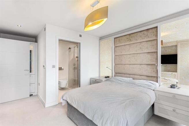 2 bed Apartment for sale Image 5
