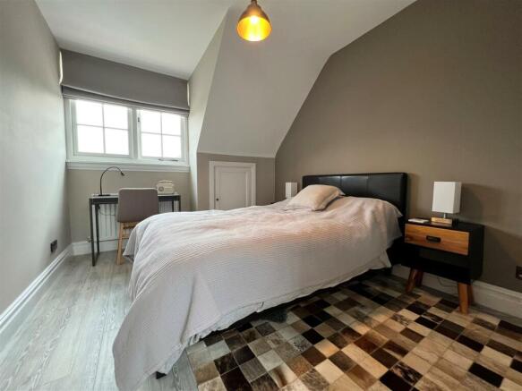 bedroom 4.jpg