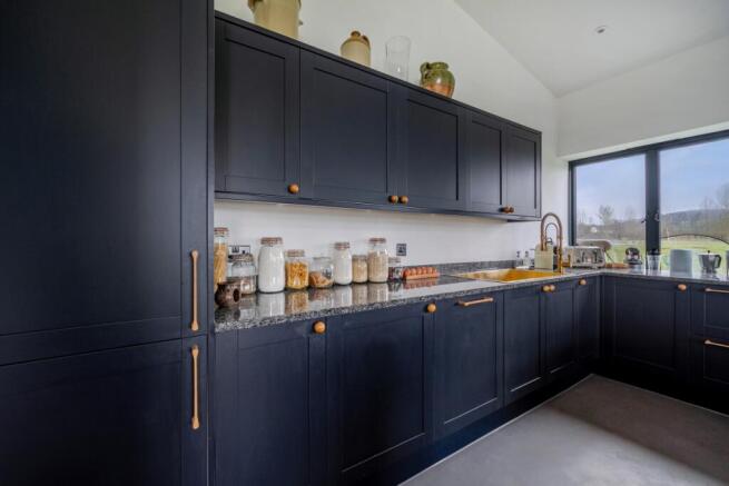 1408413-4-6984706...