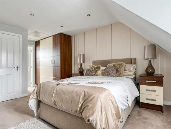 71 Rastrick Close-11.jpg