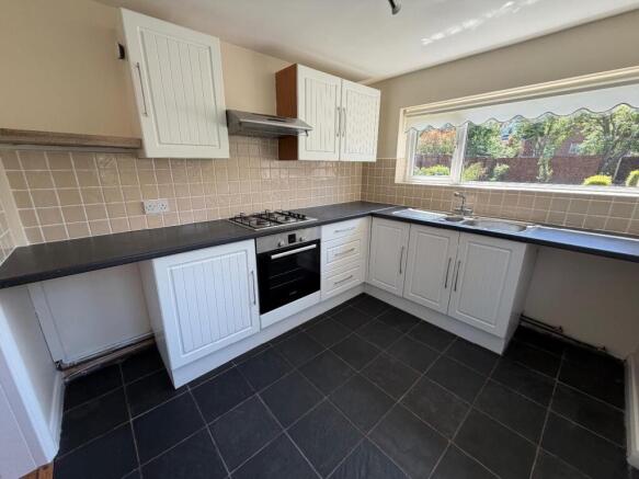 3 bed Semi-Detached for sale Image 8