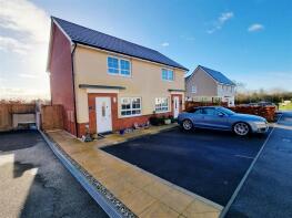 32, Long Meadow, Launceston PL15 7FZ