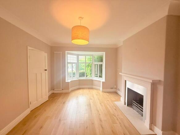 4 bed Semi-Detached to rent Image 4