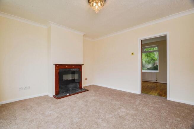 3 bed Semi-Detached for sale Image 6