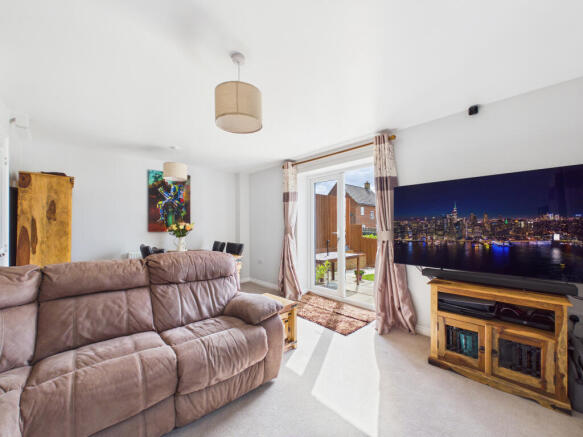 CAM02536G0-PR0091-STILL003