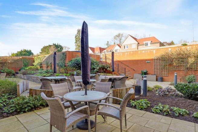 09-1554JHMCS - 3 Goldfinch House - 40-medium.jpg