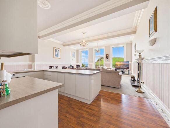Living room/ Kitchen
