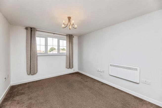 2 bed Apartment for sale Image 11