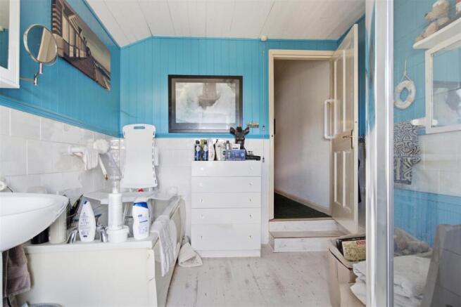 2 bed Terraced for sale Image 9