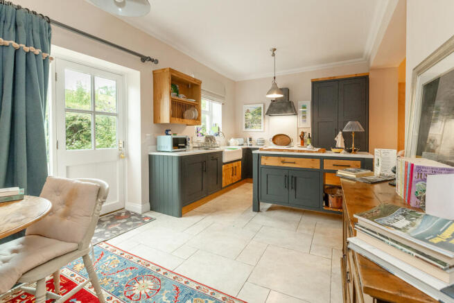 4 bed Town House for sale Image 11