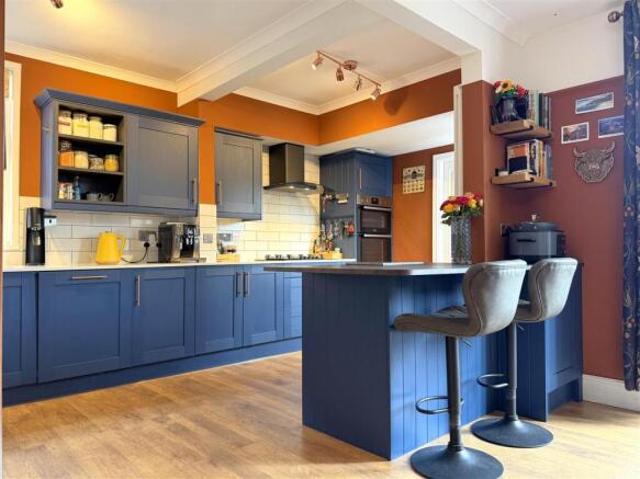 Superb Breakfast Kitchen 070