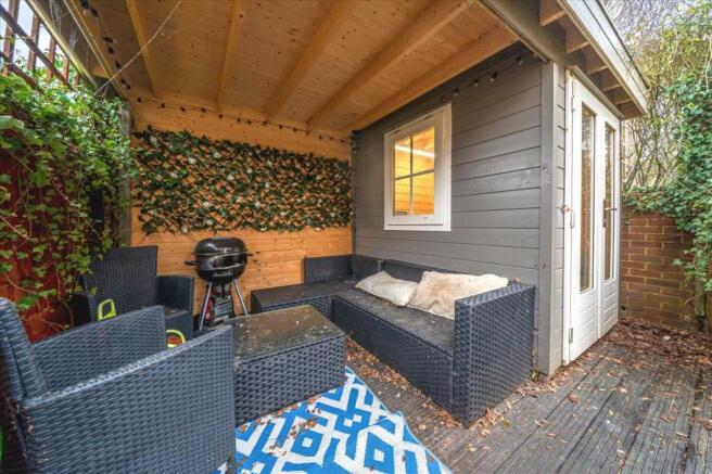 SUMMERHOUSE/OFFICE