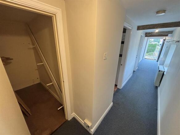 1 bed Apartment to rent Image 10