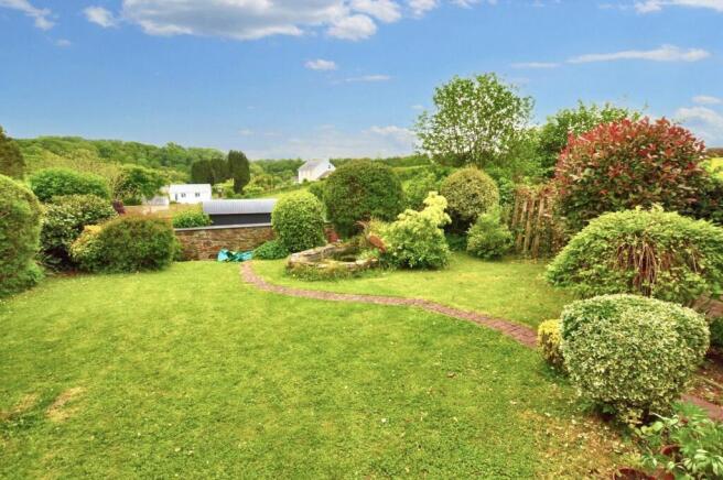 Rear Garden & View