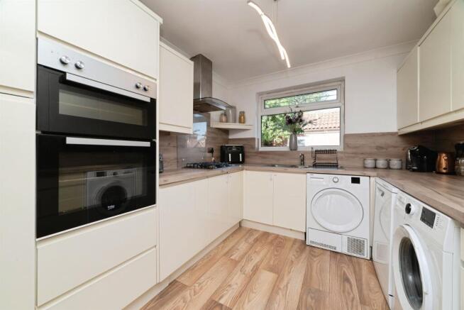 3 bed Detached for sale Image 7