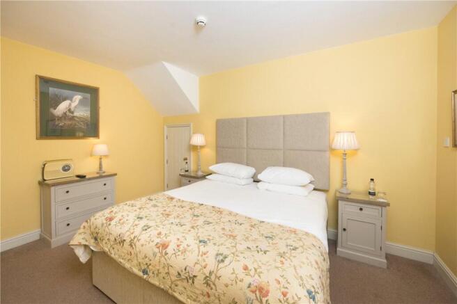 23 bed House for sale Image 11