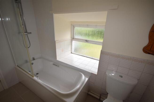 2 Highgate Bath2.JPG