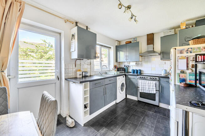Dunsford Close, Swindon, SN1 4PW photo 4