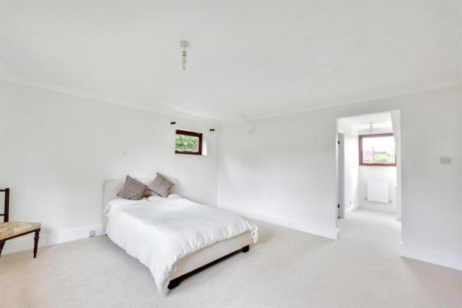 Bedroom 1_3.jpeg