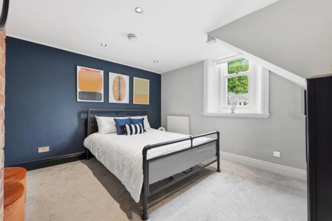 3 bed Apartment for sale Image 12