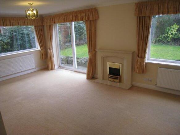 Lounge/dining room