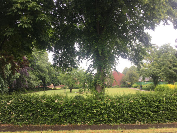 2 bed End of Terrace to rent Image 12
