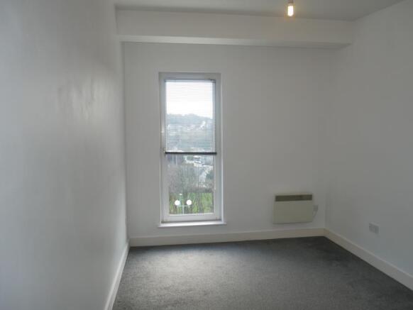 2 bed Apartment to rent Image 8